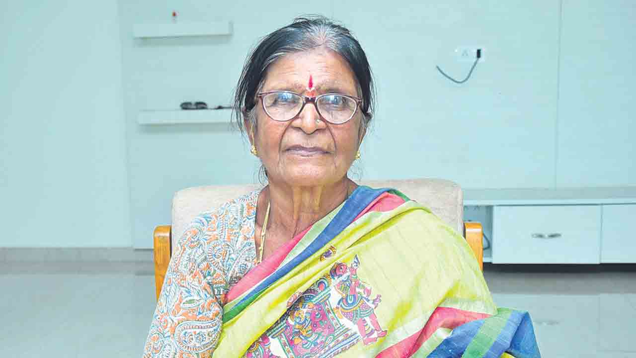 ఓ టీచరమ్మ.. సాగుబడి!