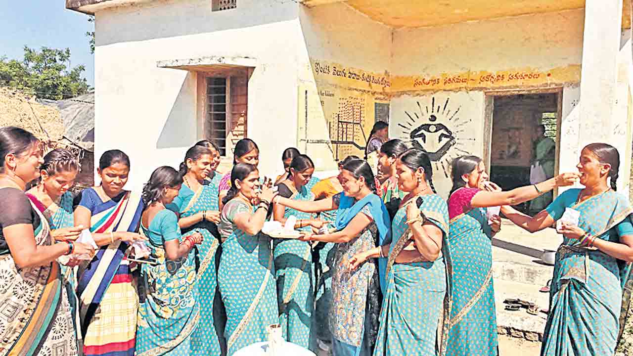 అంగన్‌వాడీల.. ఆనందహేల..