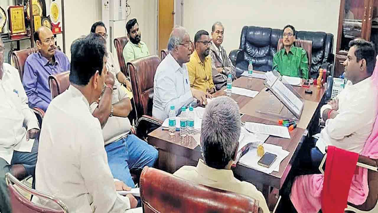 క్రీడా సంఘాలు నిబంధనలు పాటించాలి