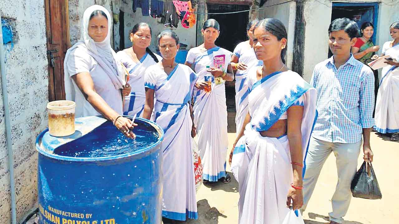 ‘ఆశా’లకు అండగా.. ఏఎన్‌ఎంలకు తోడుగా.. కంటికి రెప్పలా కాపాడుకున్న సర్కారు