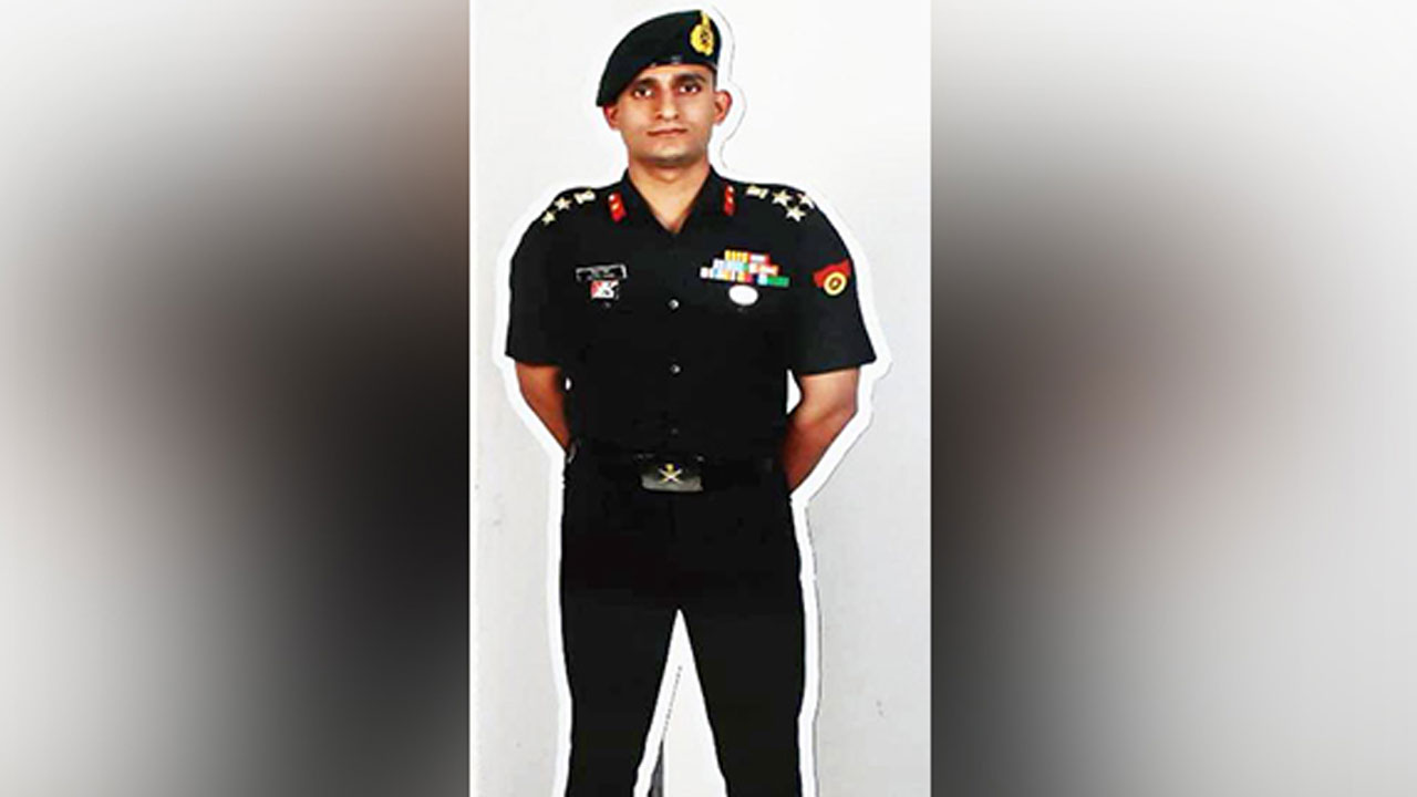 Army uniform: బ్రిగేడియ‌ర్లు, పైస్థాయి ఆఫీస‌ర్ల‌కు ఒకేర‌క‌మైన యూనిఫాం