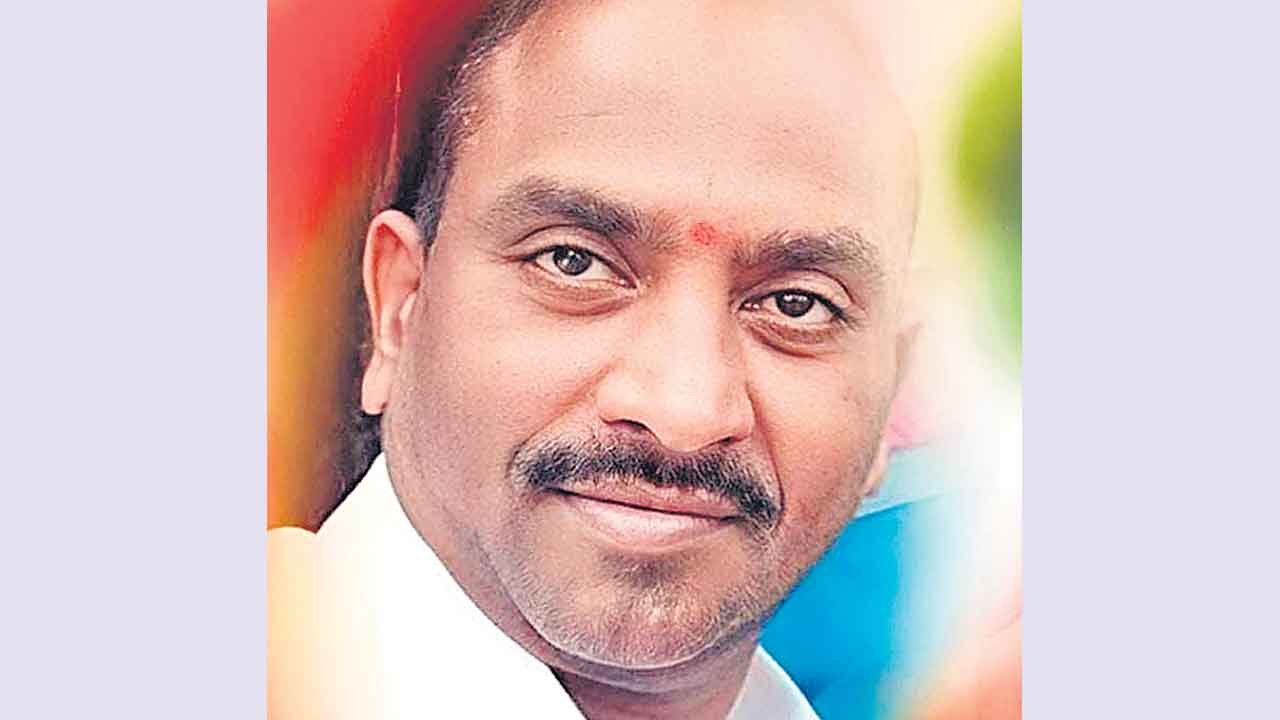 గవర్నర్‌ నిర్వాకానికి ఆర్టీసీ ఉద్యోగి బలి