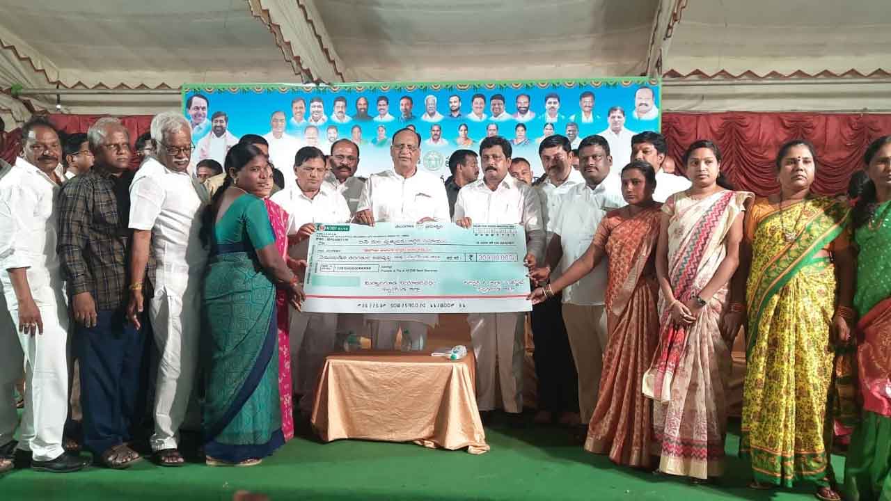 రైతులకు వెన్నుదన్నుగా సీఎం కేసీఆర్‌