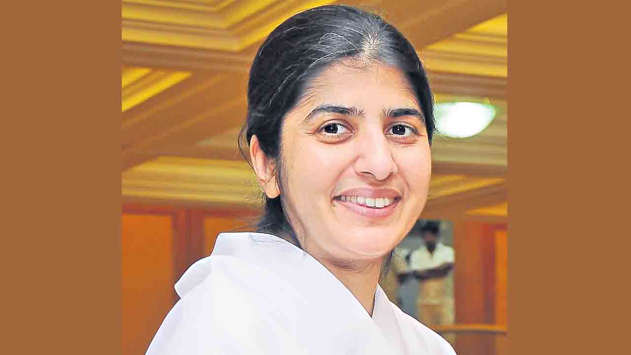 కోట్లాది ప్రజల సిస్టర్‌