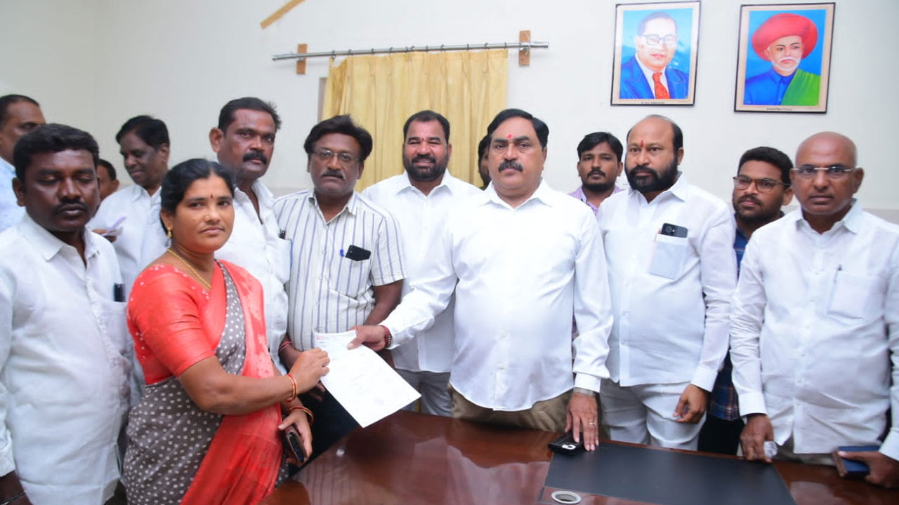 Minister Errabelli | కార్యకర్తలకు అండగా బీఆర్‌ఎస్‌ పార్టీ : మంత్రి ఎర్రబెల్లి