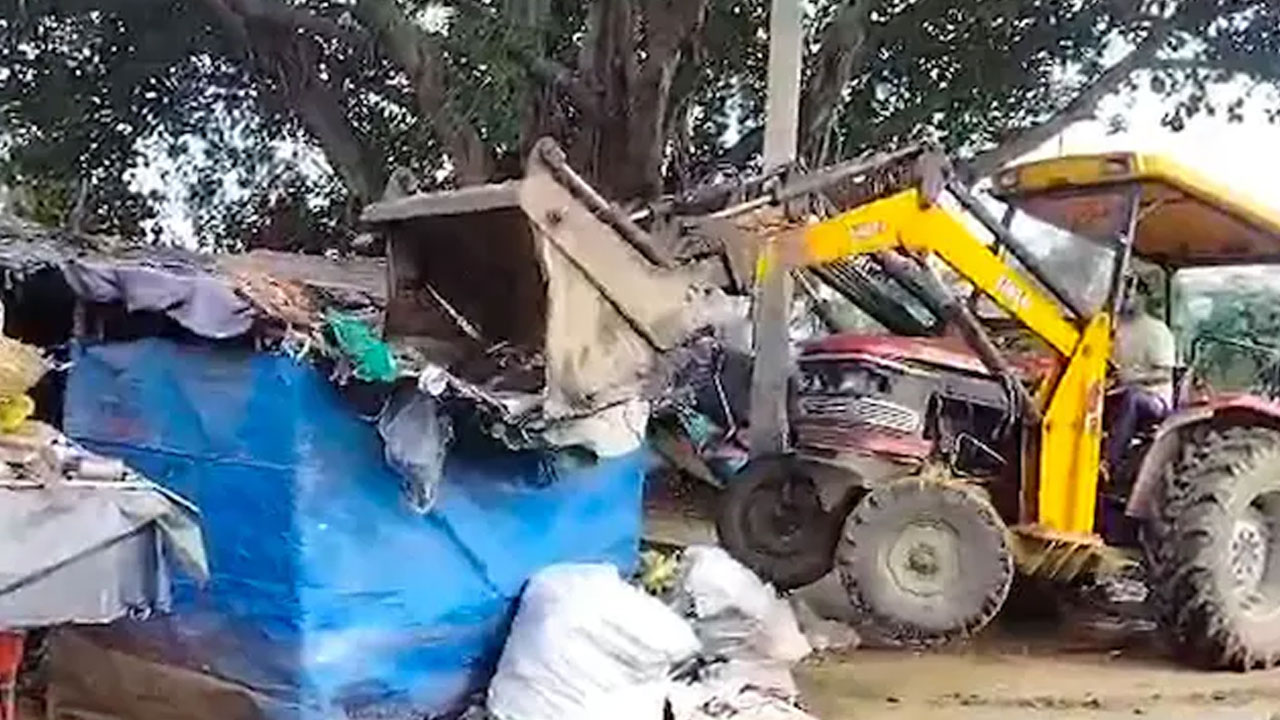 Haryana Violence: నుహ్ జిల్లాలో బుల్డోజ‌ర్లు.. అక్ర‌మ ఇళ్లు కూల్చివేత‌