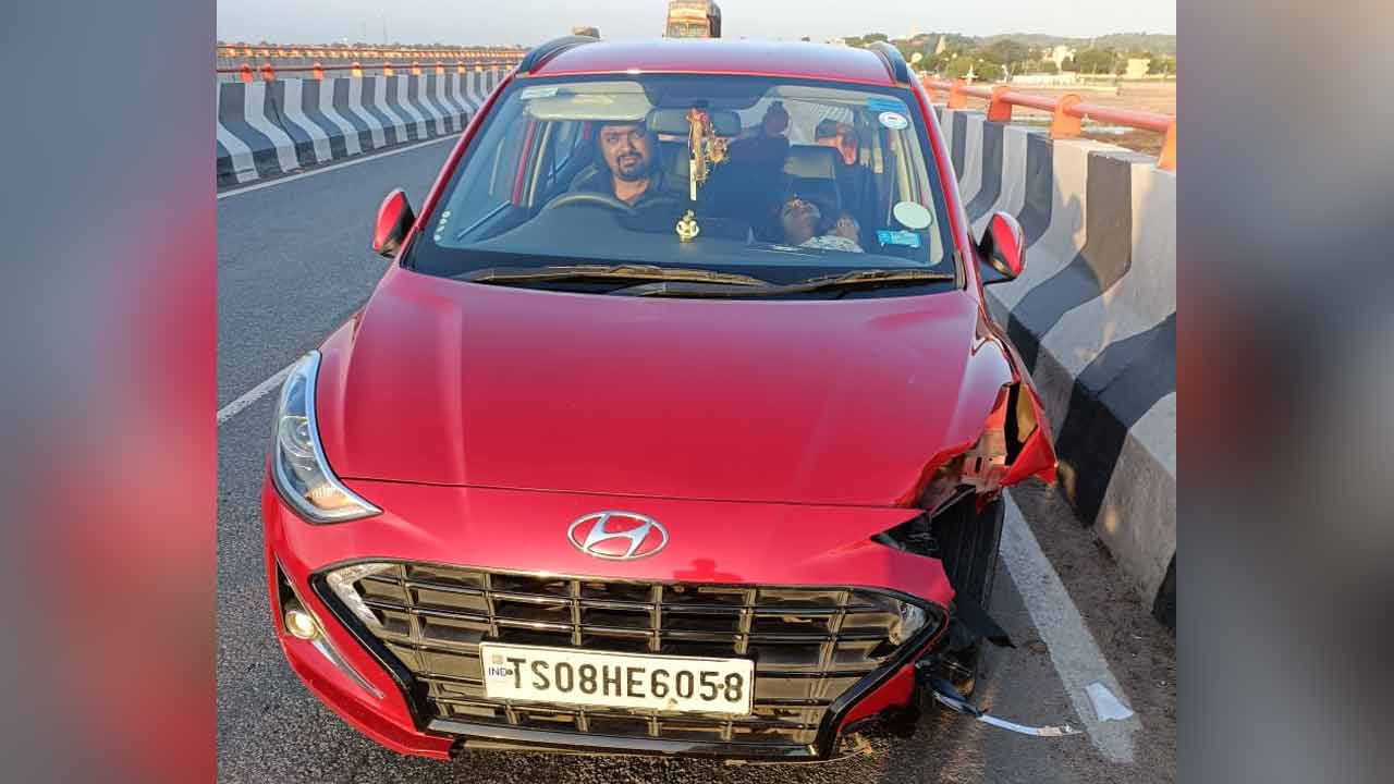 Road accident | జోగులాంబ జిల్లాలో ఘోర రోడ్డు ప్రమాదం..కారు ఢీ కొని ఇద్దరు మృతి