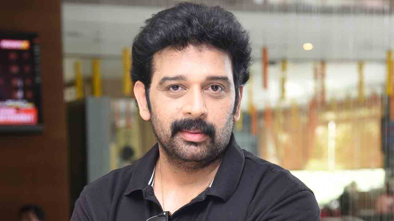 WHO | జేడీ చక్రవర్తి ‘హు’