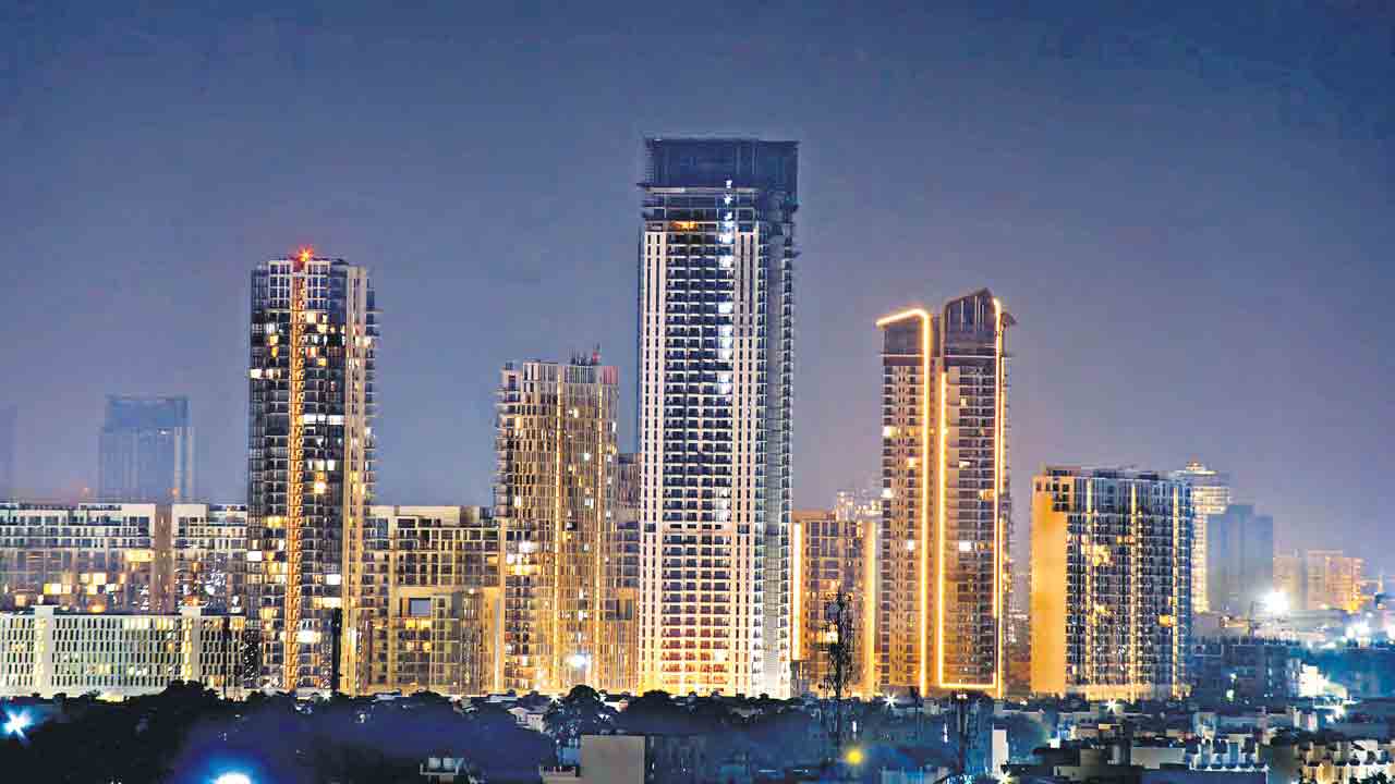 అందరి చూపు.. హైదరాబాద్‌ వైపు