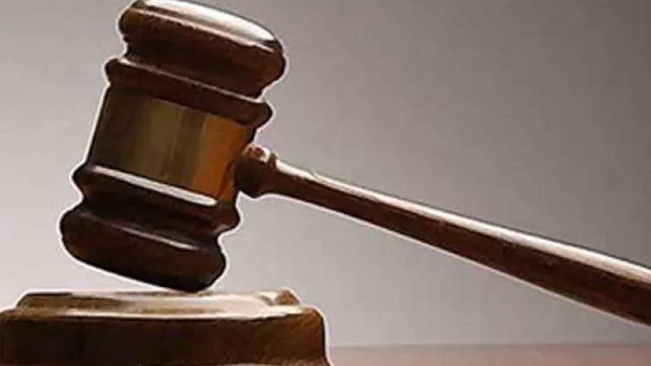 Railway clerk | ప్రయాణికుడికి రూ.6 తిరిగి ఇవ్వని రైల్వే క్లర్క్‌.. 26 ఏండ్లుగా కోర్టు చుట్టూ   తిరుగుతున్న వైనం