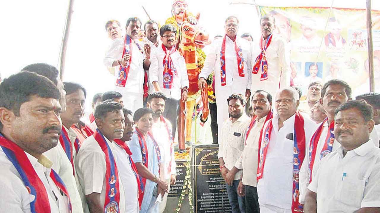 ప్రతి జిల్లాలో నీరా కేఫ్‌లు