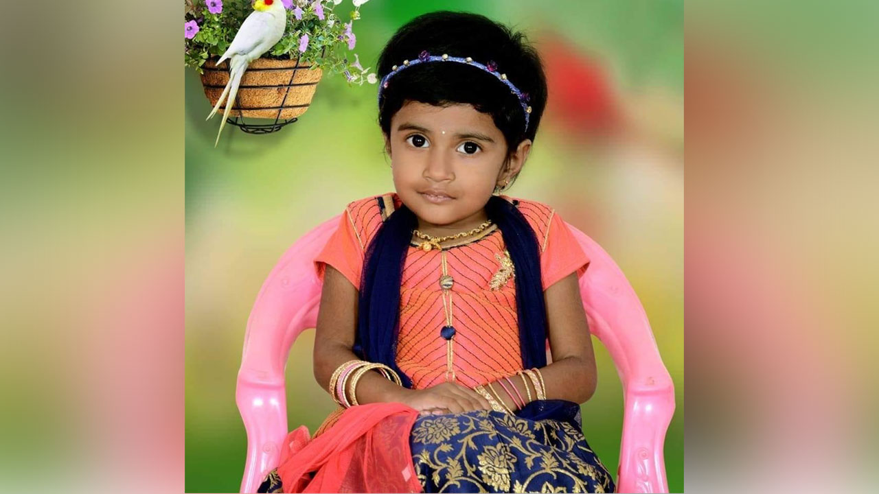 Hyderabad | బాచుప‌ల్లిలో ఘోరం.. విద్యార్థిని పైనుంచి దూసుకెళ్లిన స్కూల్ బ‌స్సు