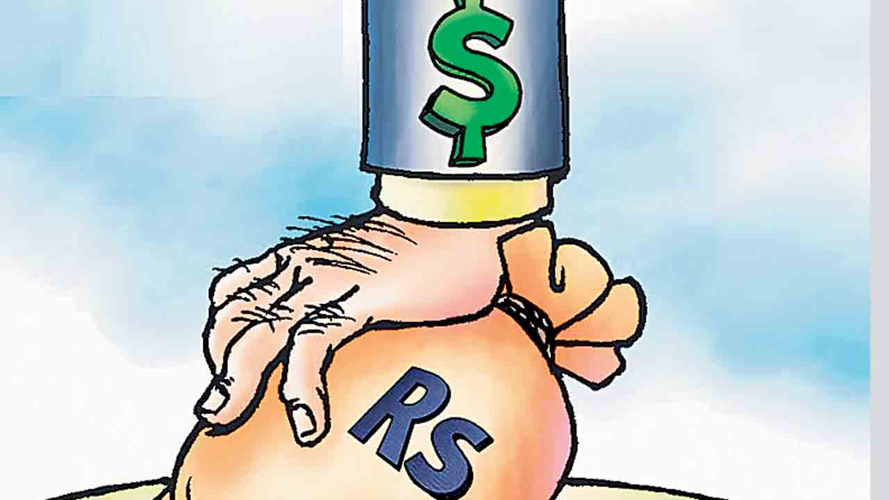 2 నెలల కనిష్ఠానికి రుపీ