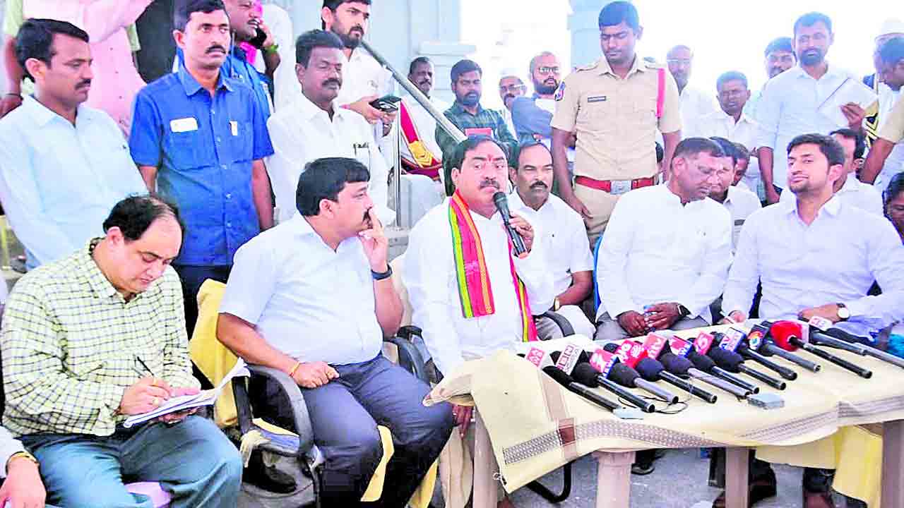 వల్మిడి ఉత్సవాలు అదిరిపోవాలి