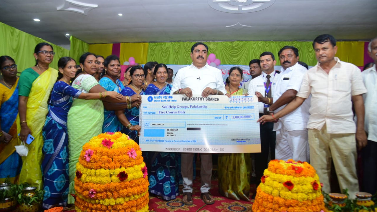 Minister Errabelli | మహిళలు పారిశ్రామిక వేత్తలుగా ఎదగాలన్నదే ప్రభుత్వ లక్ష్యం : మంత్రి ఎర్రబెల్లి