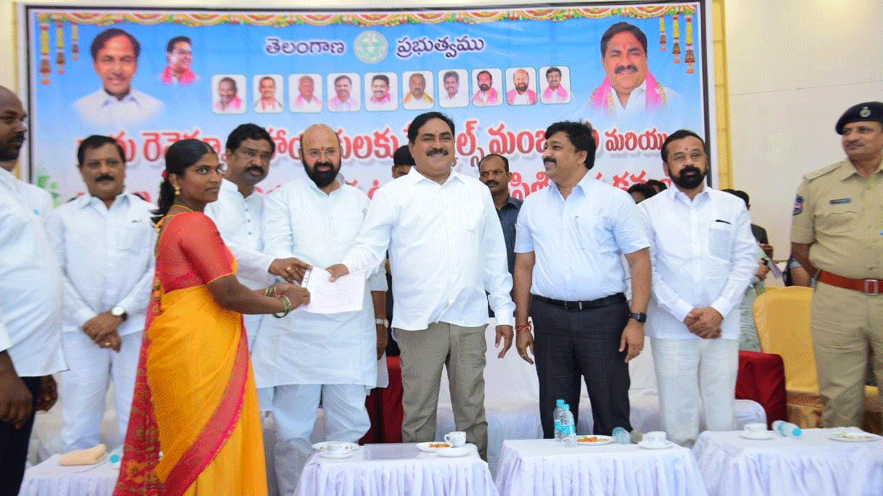 Minister Errabelli | వీఆర్‌ఏలు ఇకపై పేస్కేల్‌ ఉద్యోగులు : మంత్రి ఎర్రబెల్లి 