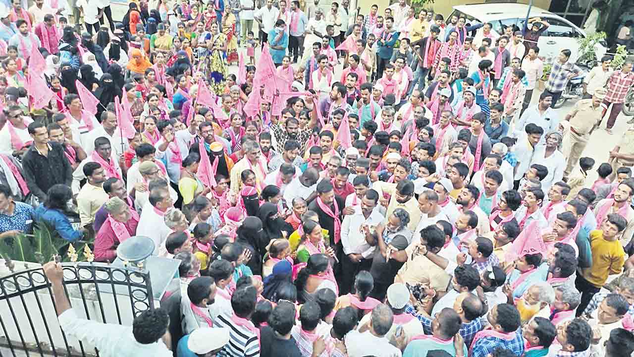 సిగ్గులేని బీజేపీ