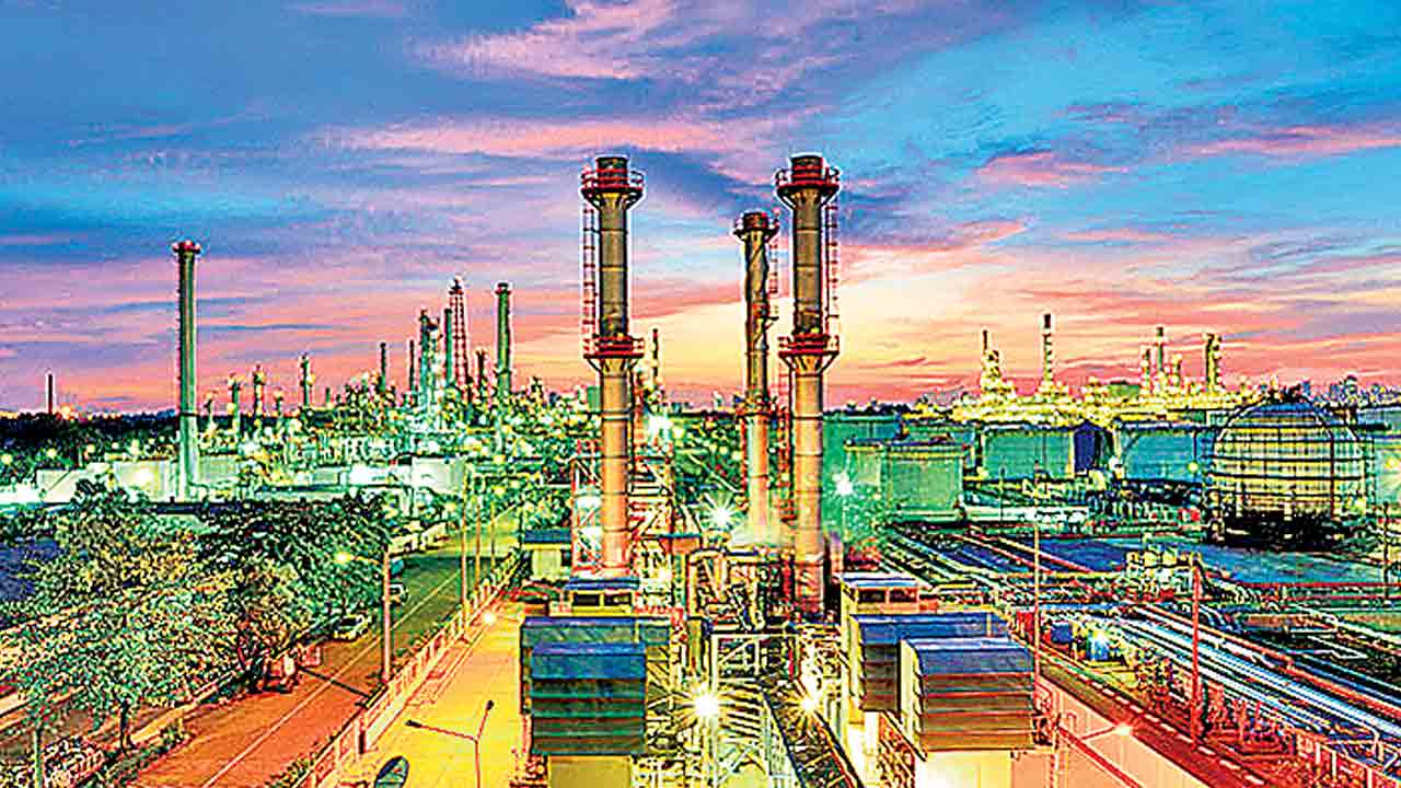 నియంత్రణలతో వృద్ధి సాధ్యమా?