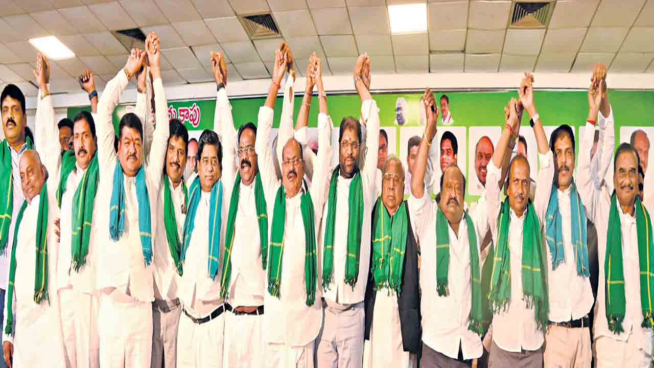 ఆ 10 మందిని గెలిపిద్దాం!