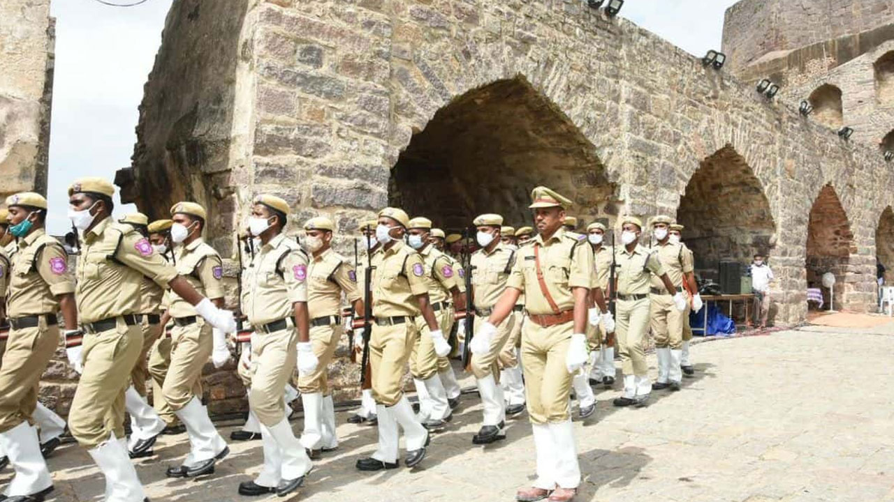 Independence Day | పంద్రాగస్టు వేడుకలకు ముస్తాబవుతున్న గోల్కొండ కోట.. మూడంచెల భద్రత ఏర్పాటు
