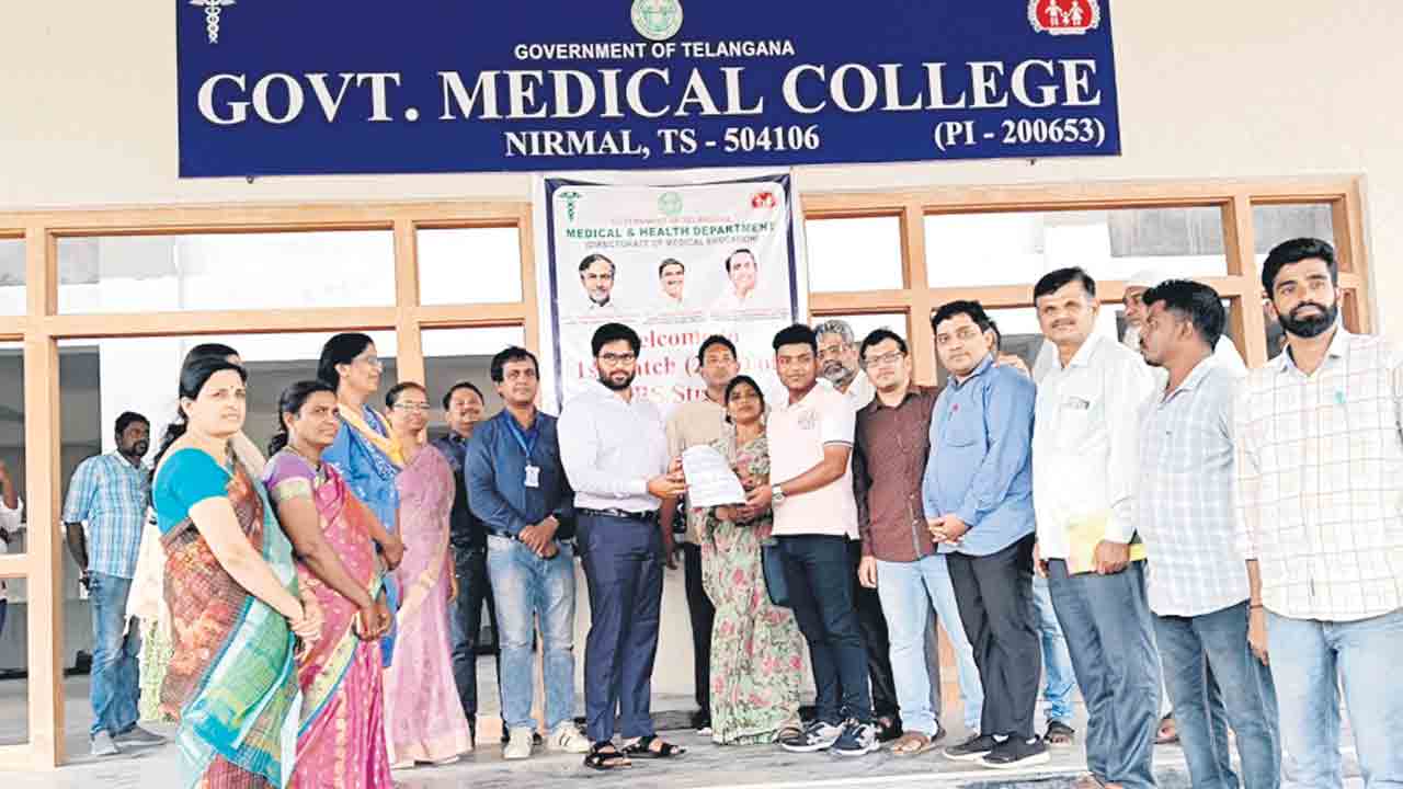 అడ్మిషన్లు మొదలైనయ్‌..