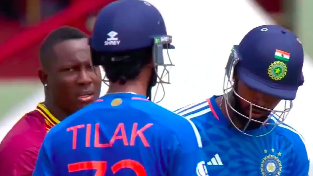 Hardik Pandya: హార్దిక్ పాండ్యా స్వార్ధ‌ప‌రుడు.. తిల‌క్ వ‌ర్మ ఫ్యాన్స్ ఆగ్ర‌హం.. వీడియో