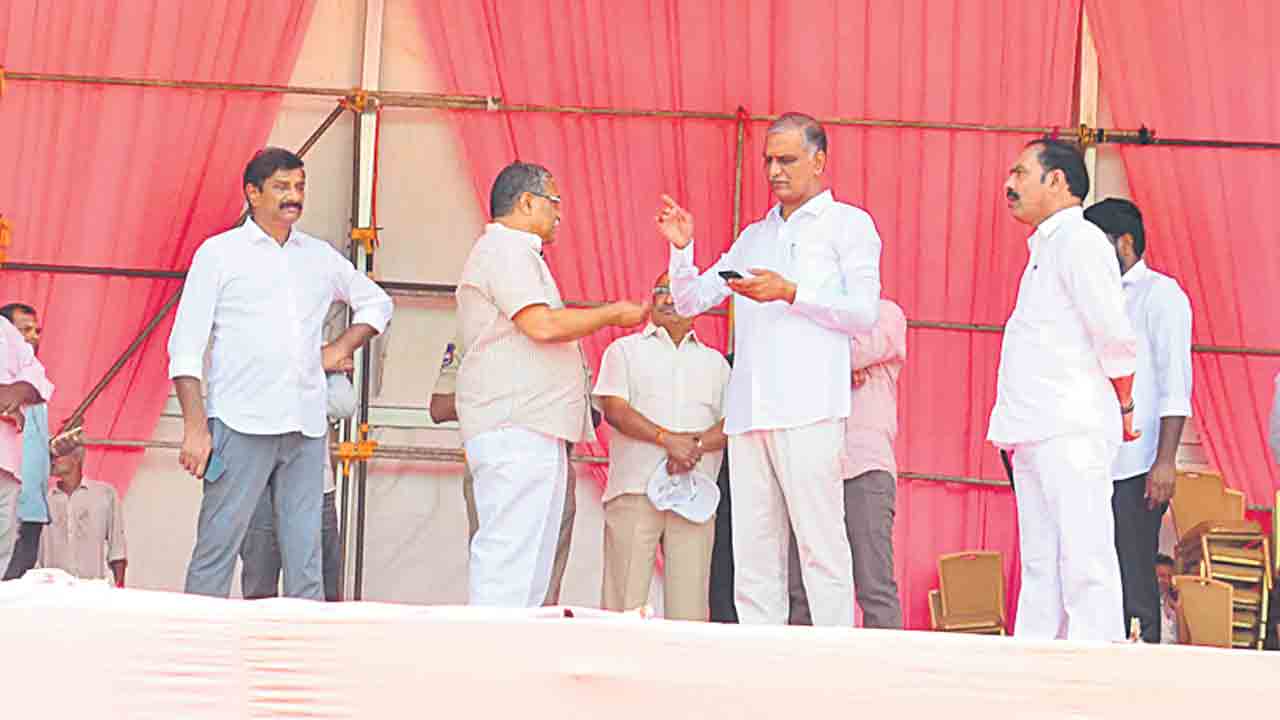 సీఎం కేసీఆర్‌ సభకు ఏర్పాట్లు పూర్తి