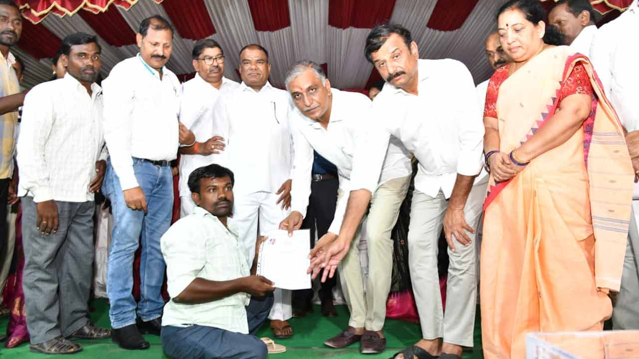 Minister Harish Rao | దివ్యాంగుల ఆత్మగౌరవాన్ని పెంచిన సీఎం కేసీఆర్ : మంత్రి హరీశ్‌ రావు
