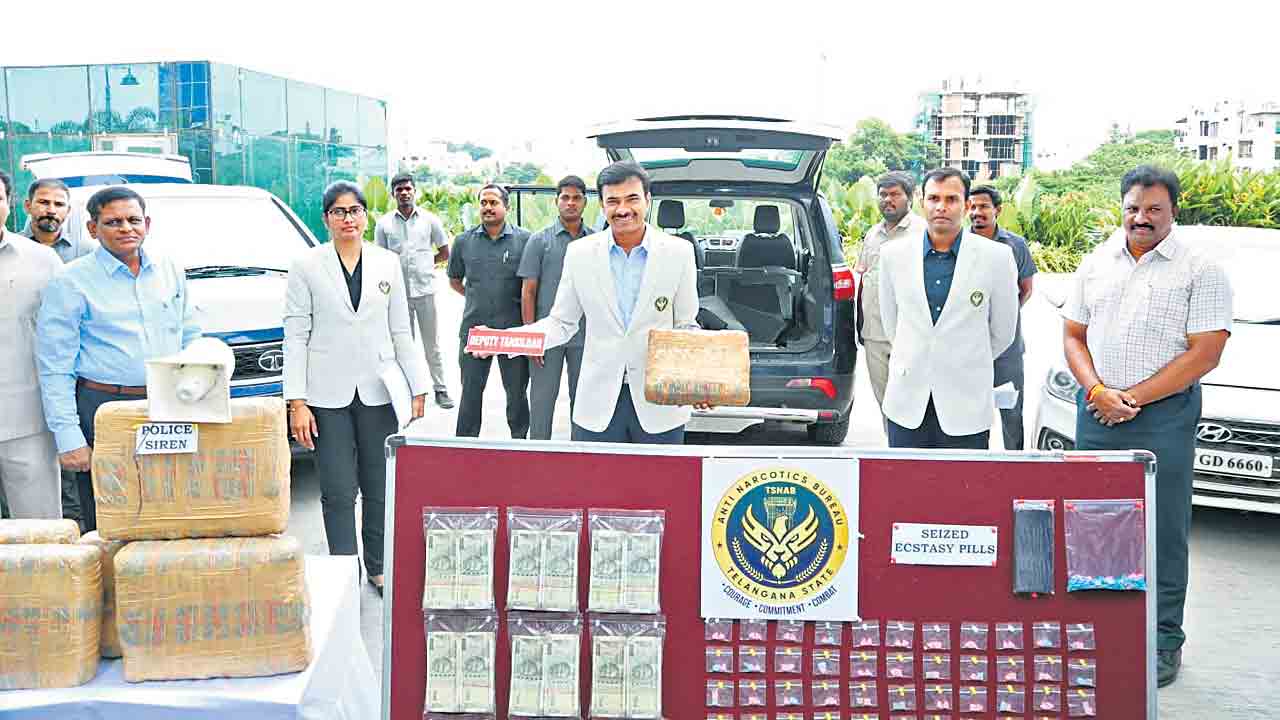 అంతర్రాష్ట్ర గంజాయి ముఠా గుట్టు రట్టు