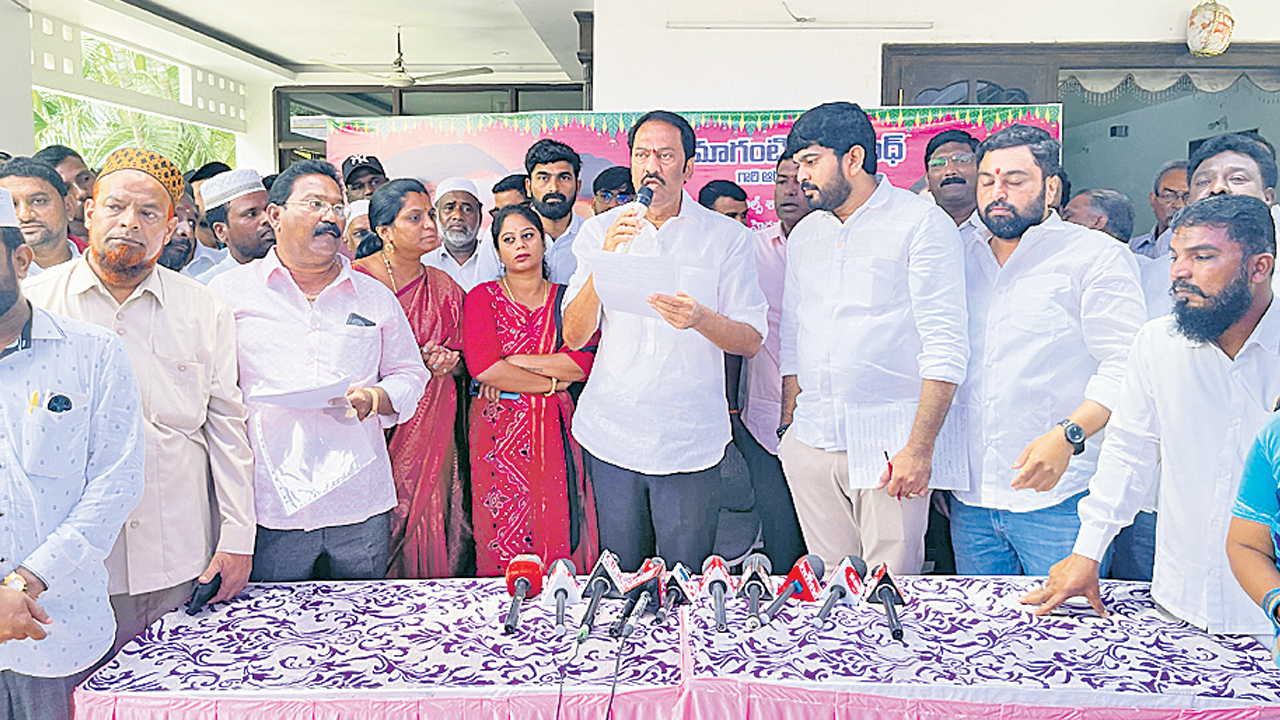 అర్హులందరికీ ‘డబుల్‌’ ఇండ్లు.. ప్రతిపక్ష పార్టీల బేజార్‌