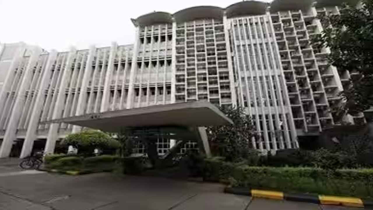 ఐఐటీ బాంబేకు 153 కోట్ల విరాళం