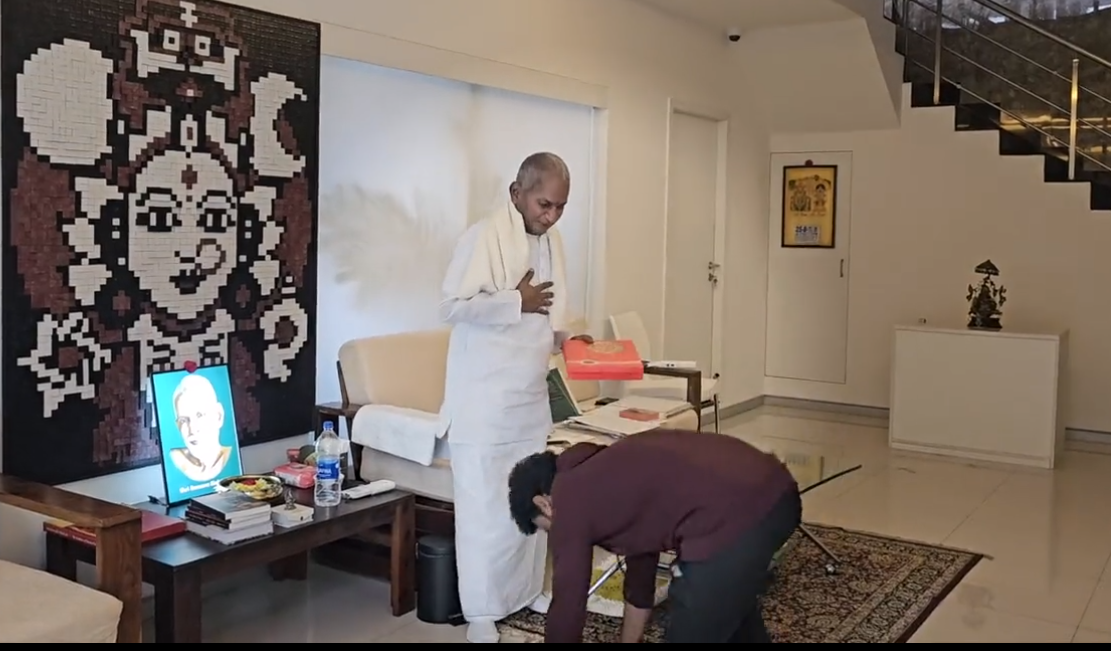 Devi sri Prasad | ఇళయరాజా ఆశీస్సులు తీసుకున్న దేవిశ్రీప్రసాద్.. వీడియో వైర‌ల్