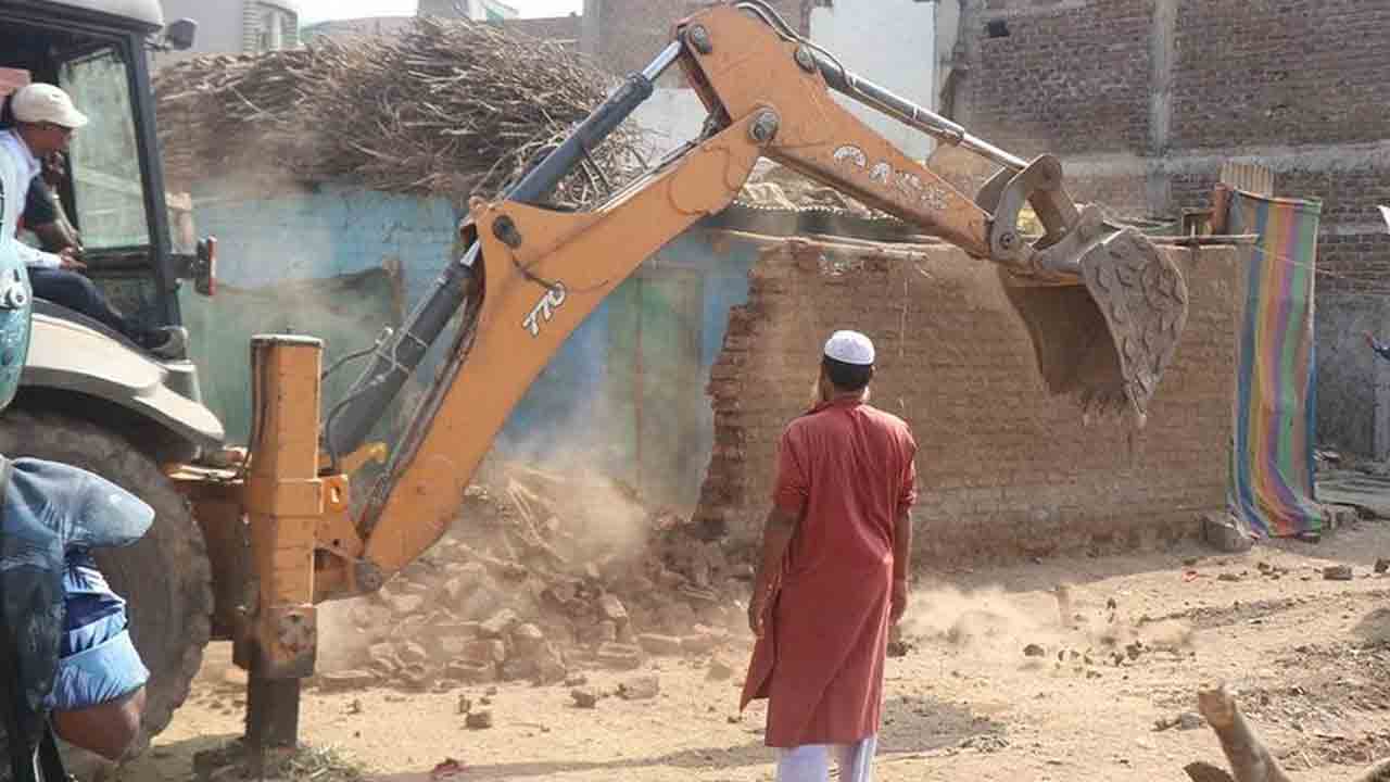 హర్యానాలో నిందితుల ఇండ్లపైకి బుల్డోజర్లు
