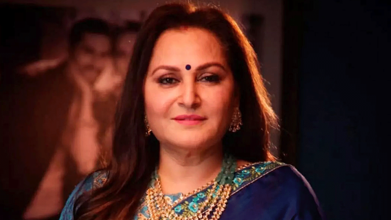 Jayapradha | సినీ నటి జయప్రదకు ఆర్నెళ్లు జైలు శిక్ష