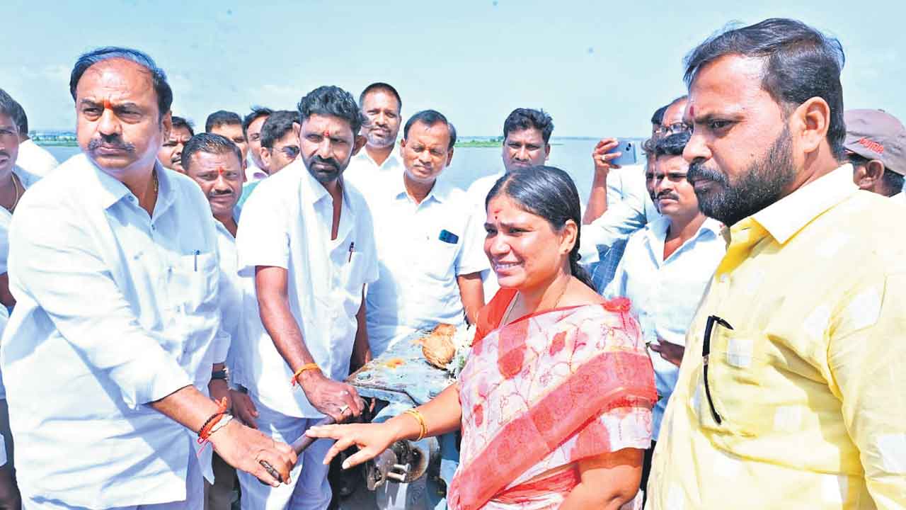 జూరాల కుడికాల్వకు నీటి విడుదల