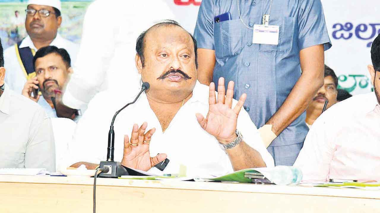 వరద నష్టం అంచనాలు పకాగా ఉండాలి