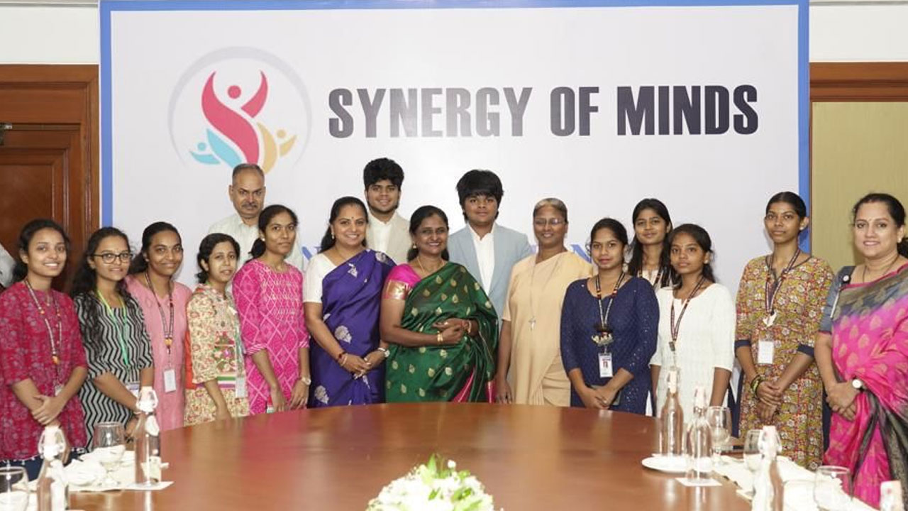 MLC Kavitha | ఎమ్మెల్సీ కవిత కుమారుల పెద్దమనసు.. 10 మంది విద్యార్థినులకు స్కాలర్‌షిప్‌