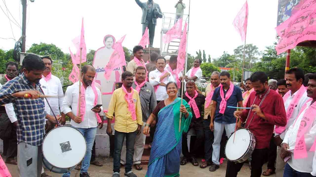 Photo Story |  రుణమాఫీ.. రైతు హ్యాపీ