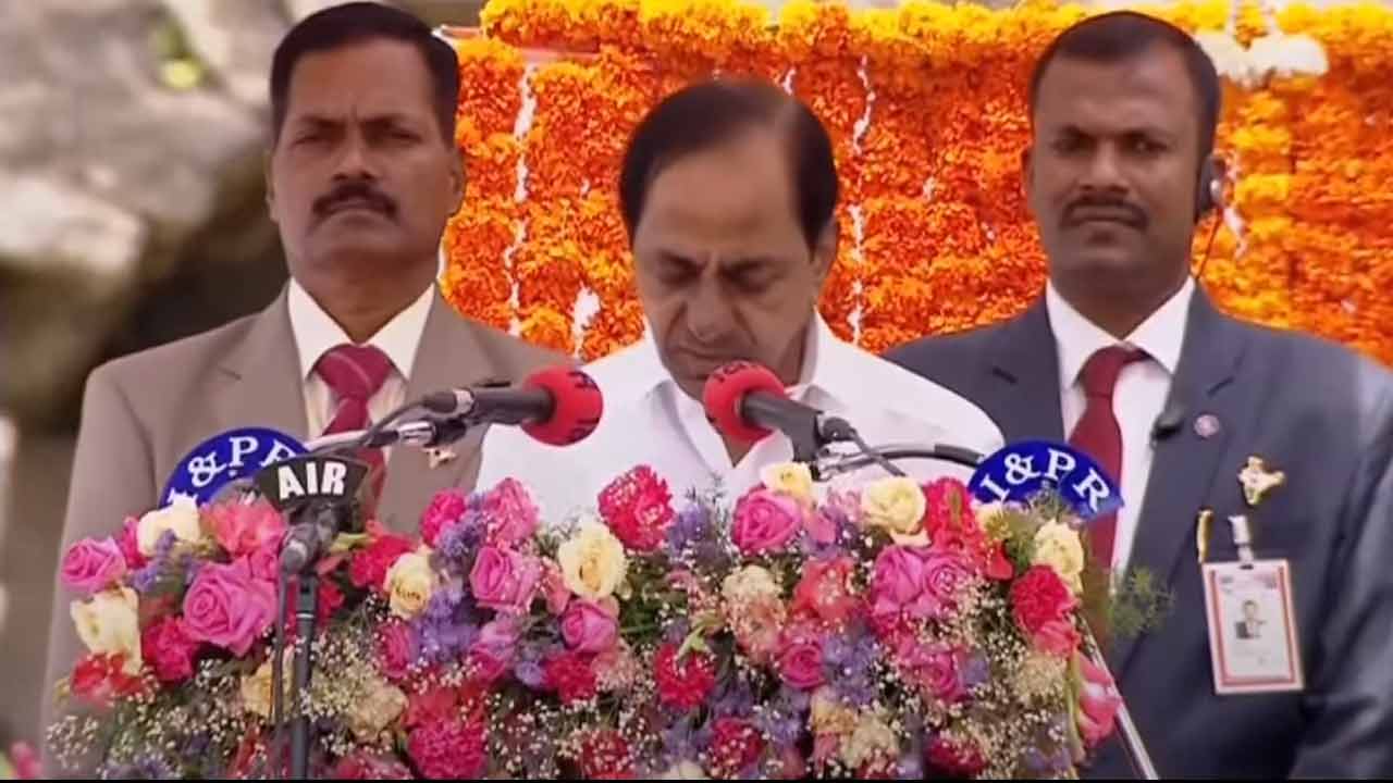 CM KCR | అసాధార‌ణ స్థాయిలో భారీ వ‌ర్షాలు.. దెబ్బ‌తిన్న ఇండ్ల‌కు గృహ‌ల‌క్ష్మి కింద సాయం : సీఎం కేసీఆర్