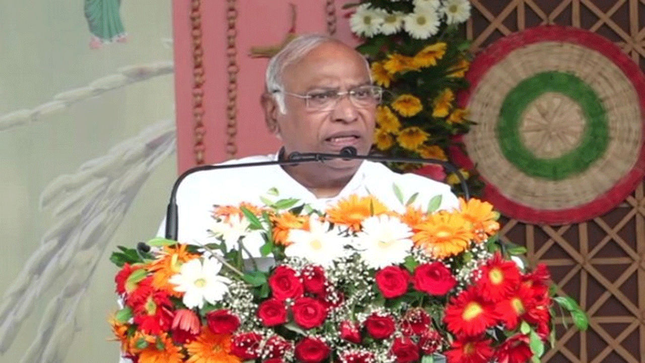 Mallikarjun Khrage | మోదీ డ్రామా కంపెనీలో చేర‌డం మేలు : మ‌ల్లికార్జున్ ఖ‌ర్గే