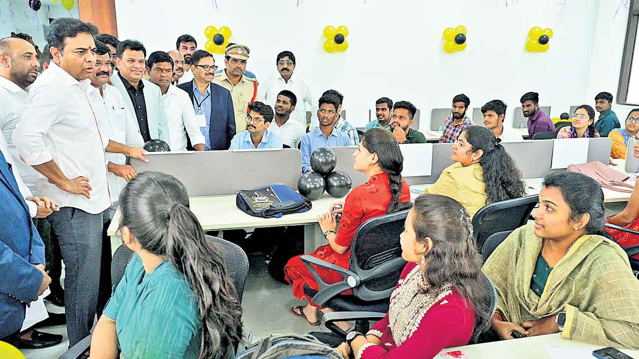 Minister KTR |  ఉద్యమకారులపై రైఫిల్‌ ఎత్తిన ద్రోహి రైఫిల్‌రెడ్డి.. అతడో థర్డ్‌ క్లాస్‌ క్రిమినల్‌: మంత్రి కేటీఆర్‌