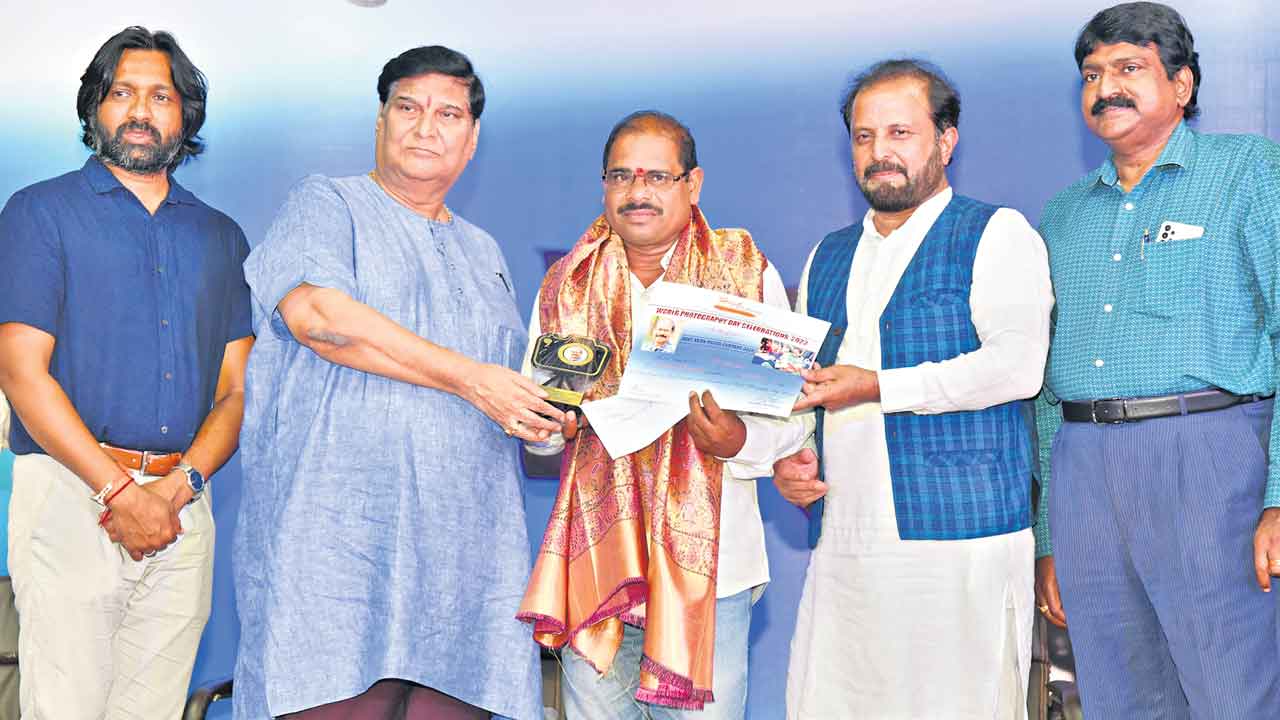 వార్త కంటే.. ఫొటో ఎంతో విలువైనది