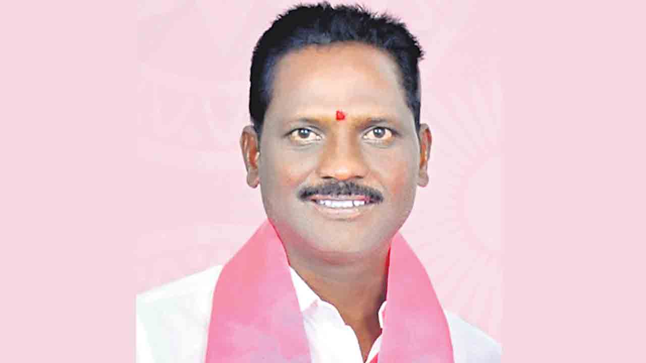 Telangana | కత్తులతో పొడిచి బీఆర్ఎస్ కౌన్సిలర్ భర్త దారుణ హత్య.. కోరుట్లలో ఘాతుకం