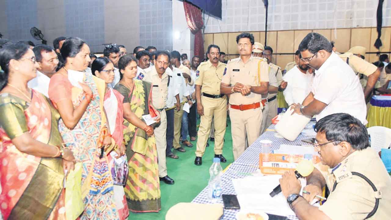 లక్కు చిక్కింది..