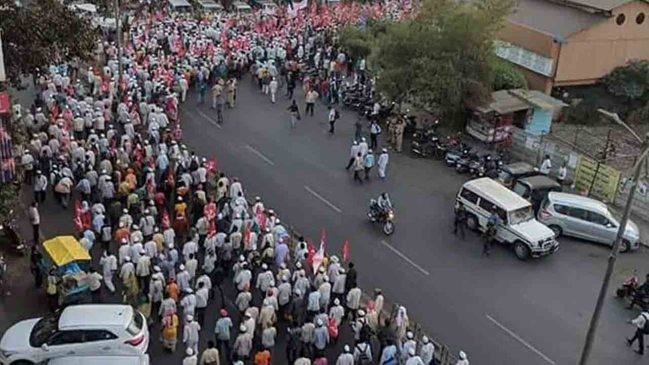 Maharashtra |  మహారాష్ట్రలో రైతుబంధు అగ్గి.. తెలంగాణ మాడల్‌ను అమలు చేయాలంటూ రైతుల నిరసన