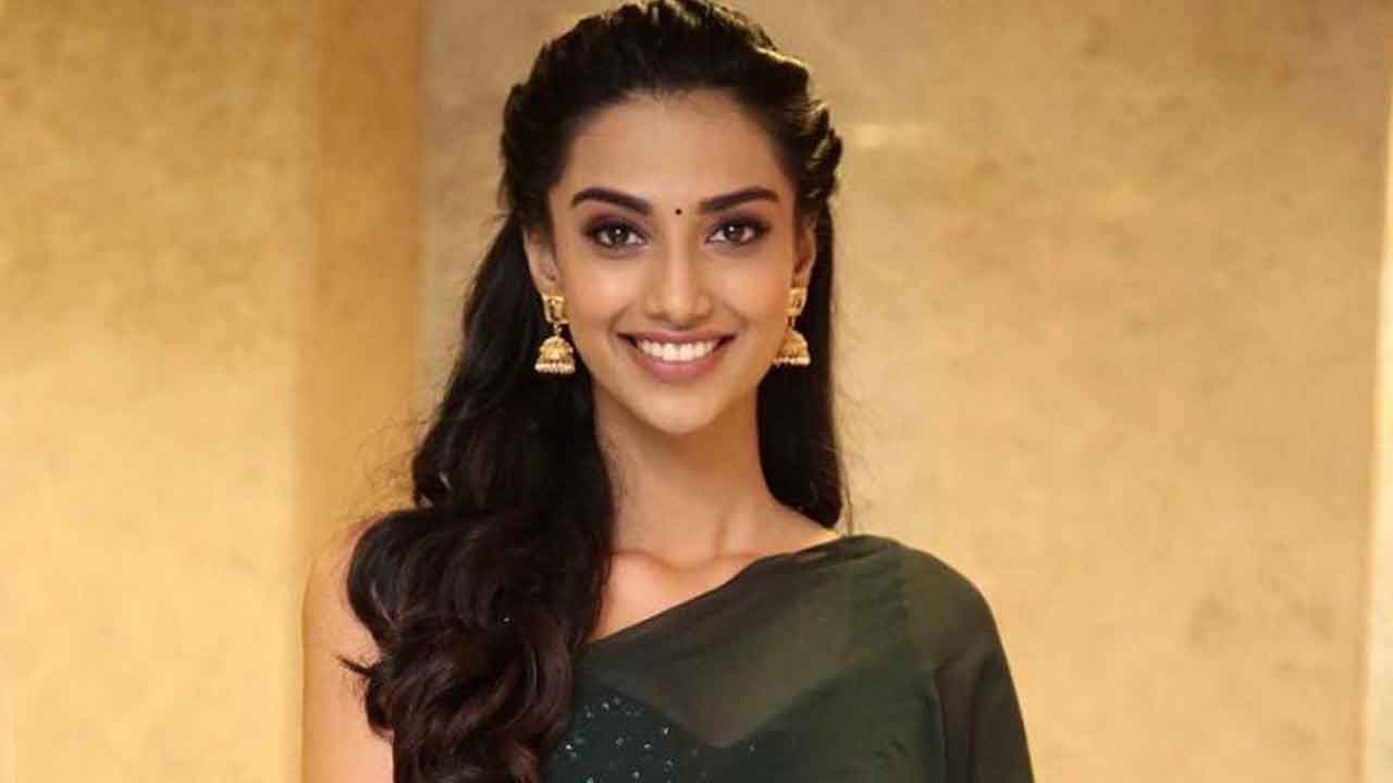 Meenakshi Chaudhary |  ఆ సినిమా విడుదలయ్యాక తెలుగువారు నన్ను మరింత దగ్గర చేసుకుంటారు