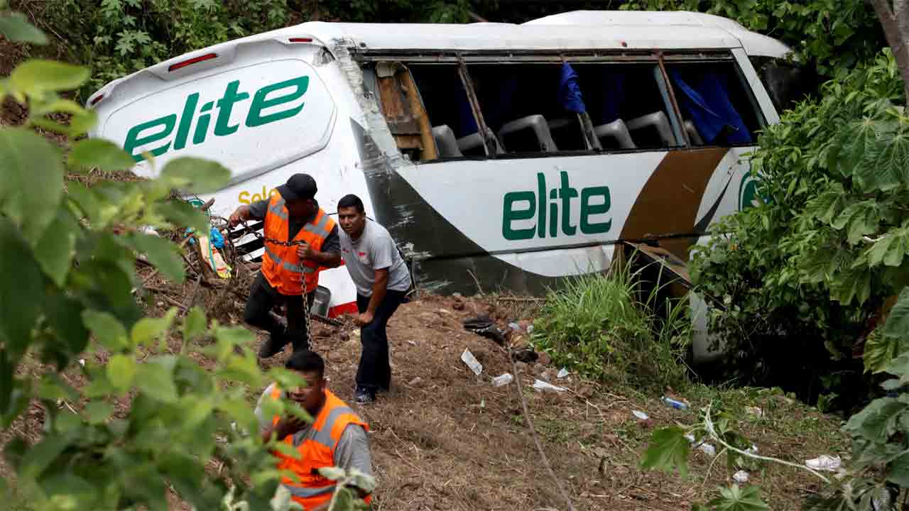 Mexico Bus Accident | మెక్సికోలో హైవేపై నుంచి లోయలో పడ్డ బస్సు.. 17 మంది మృతి.. బాధితుల్లో ఆరుగురు భారతీయులు!