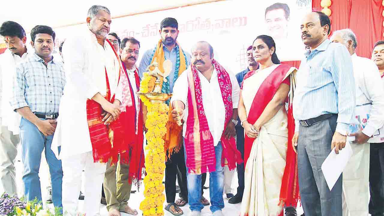 నేతన్న కండ్లల్లో వెలుగులు