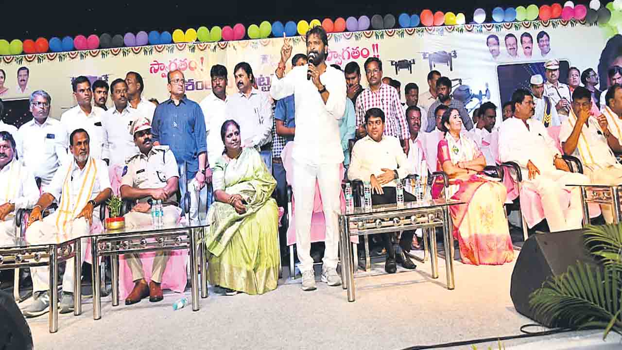 డ్రోన్‌ ప్రదర్శన అద్భుతం