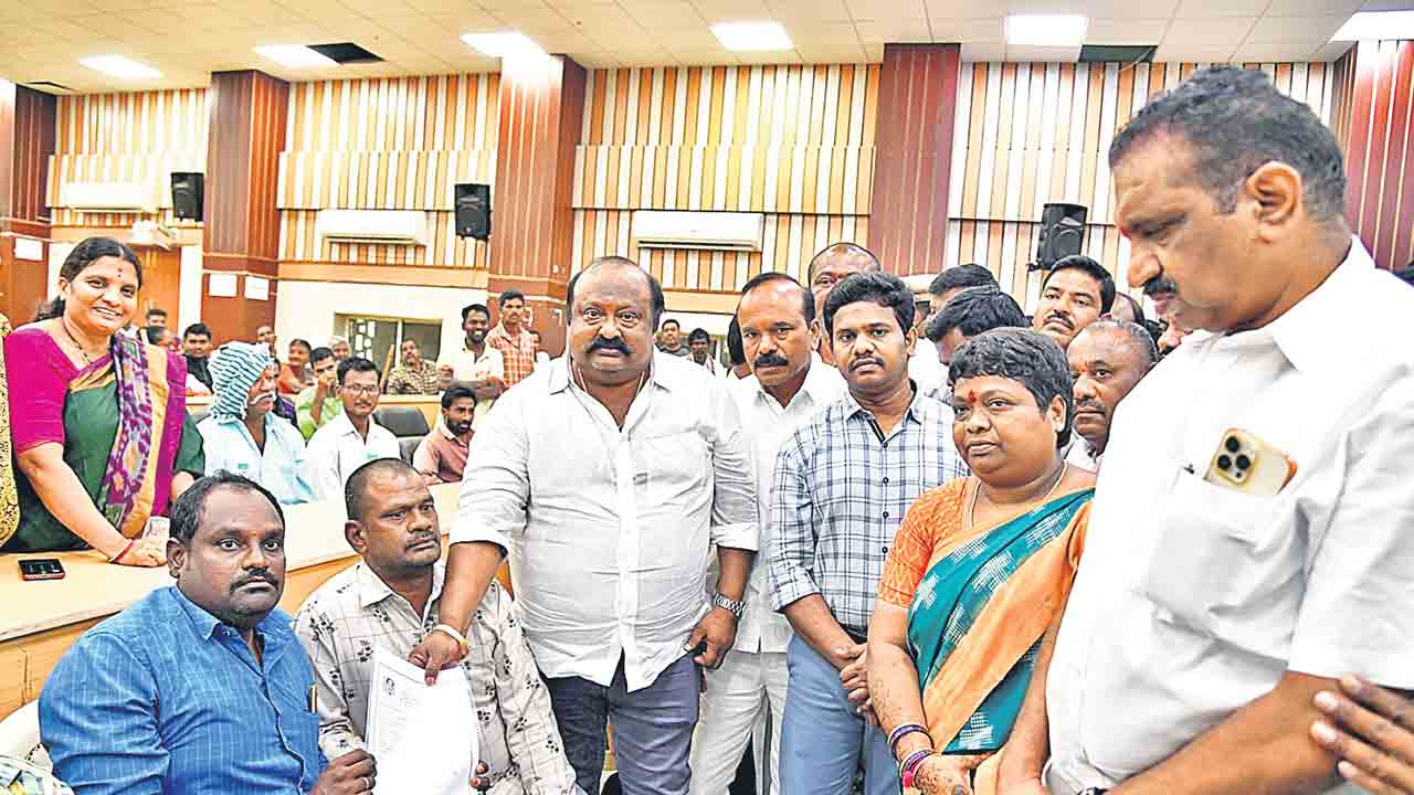 కాంగ్రెస్, బీజేపీని నమ్మితే అధోగతే